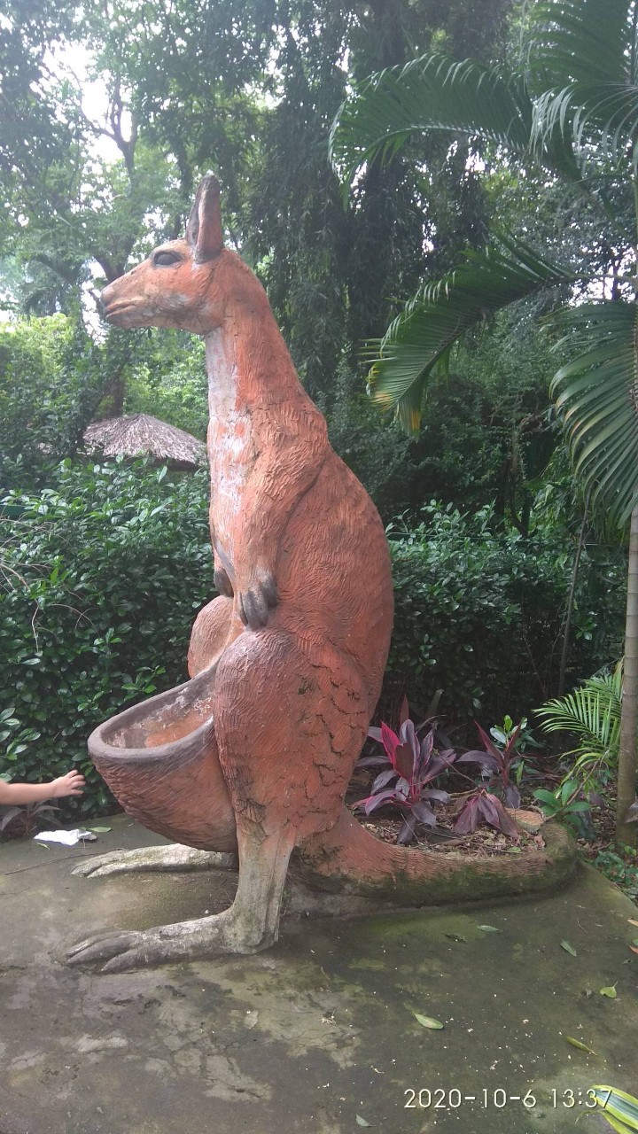 vệ sinh tượng xi măng