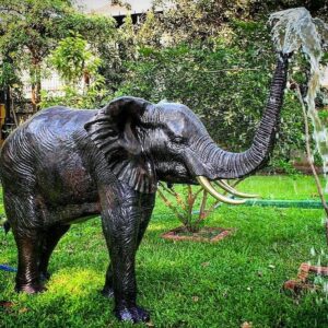 tượng voi phun nước