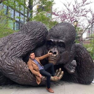 Tượng King Kong xi măng