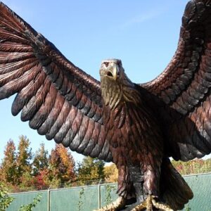 Tượng đại bàng xi măng