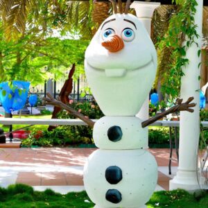 Tượng người tuyết xi măng