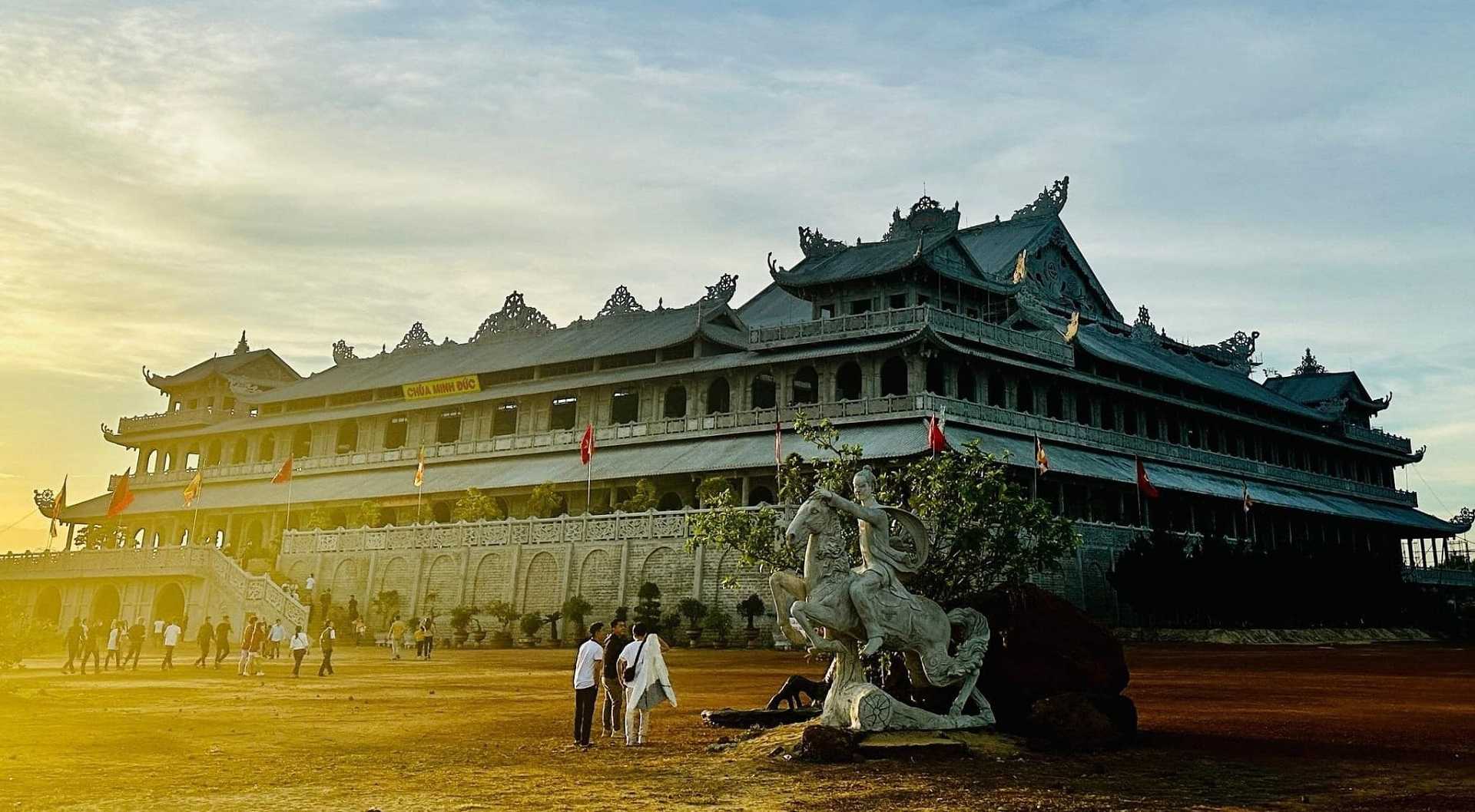 tượng phong thủy chùa minh đức