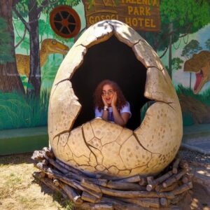 tượng Khủng Long xi măng